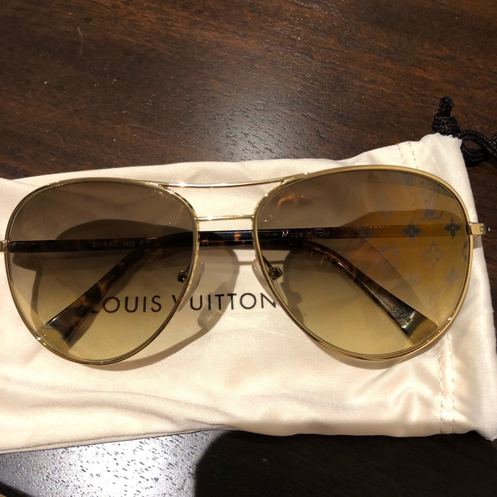 Louis Vuitton Conspiration Pilote gold sunglasses